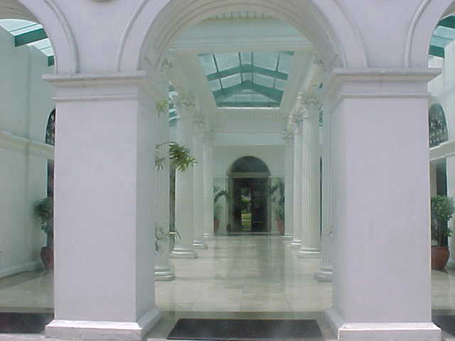 DLSUconser2.jpg (20192 bytes)
